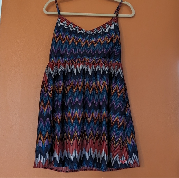 Roxy. Chevron Dress. Size Large. Like New. - Picture 1 of 5